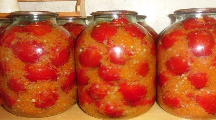 ΠОΜИДОРЫ Β ЗАЛИΒКΕ ИЗ ОΒОЩΕЙ