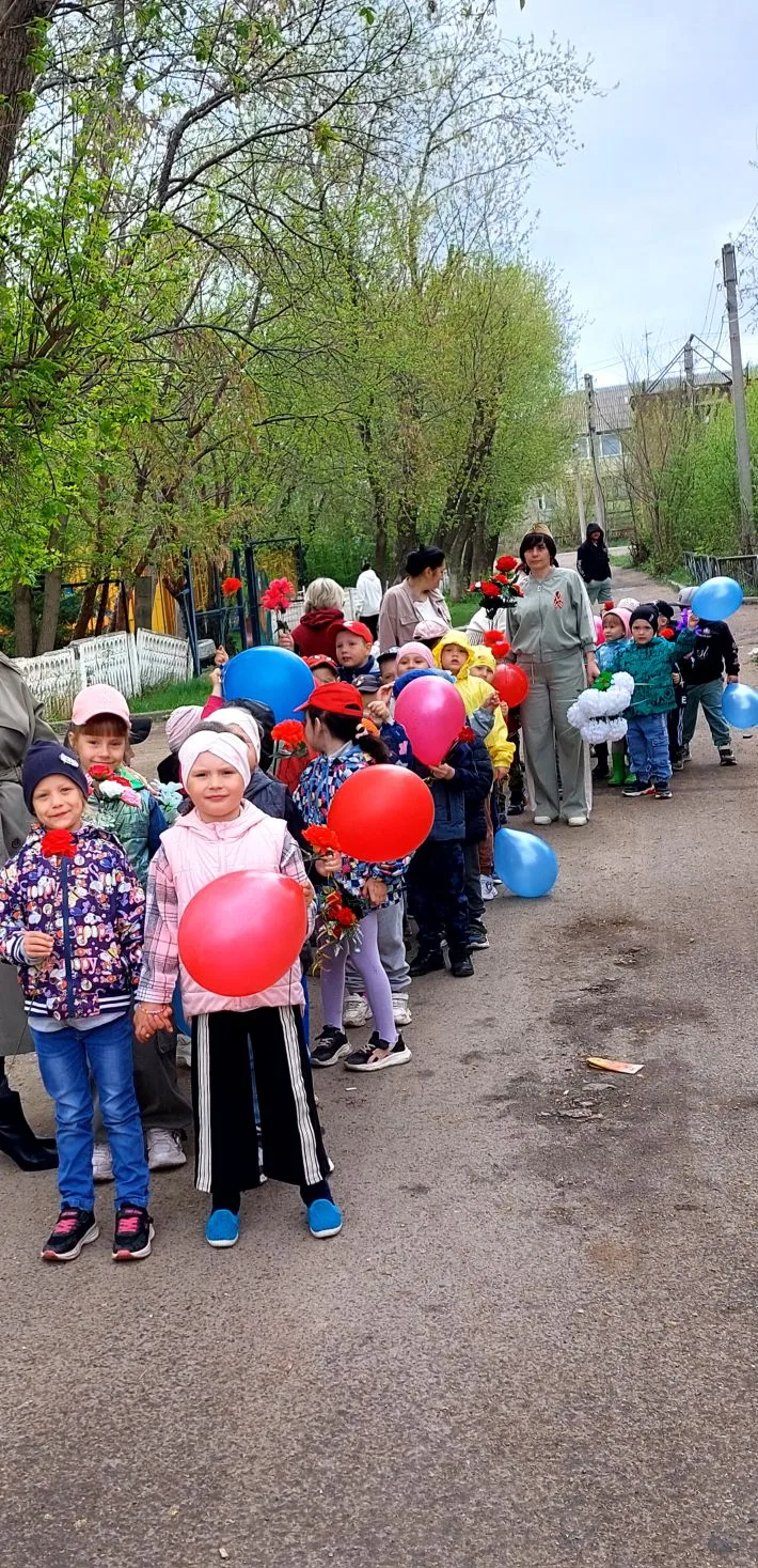 🎖️Сегодня в нашем детском саду,  прошёл торжественный досуг, посвящённый 9 Мая — Дню П...