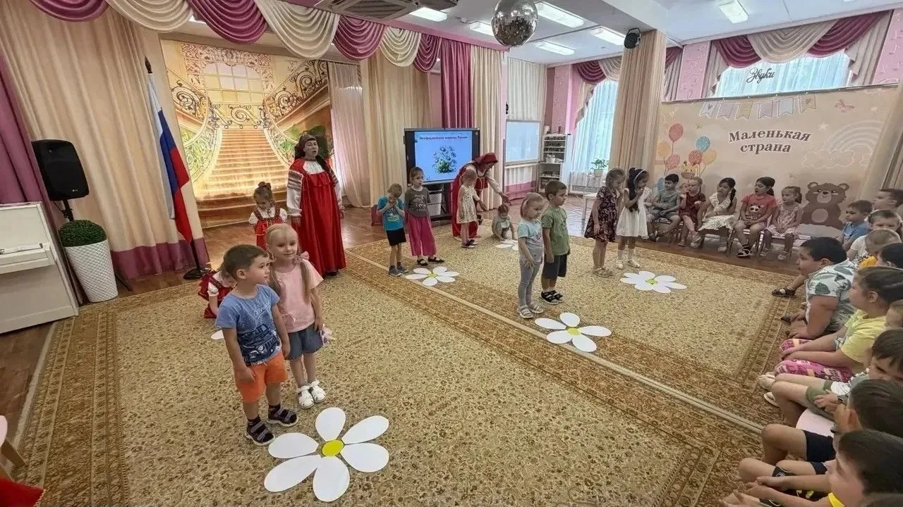 📢12 июня в нашей стране отмечается День России! Это праздник свободы, мира и добра. Он символизируе