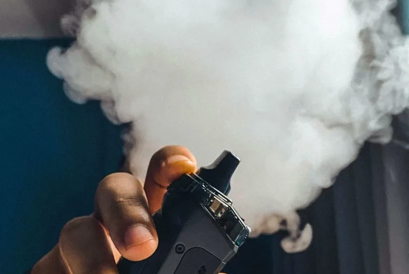 🫁 Едва не лишился лёгких 21-летний житель Владивостока из-за трёх лет курения вейпов –...