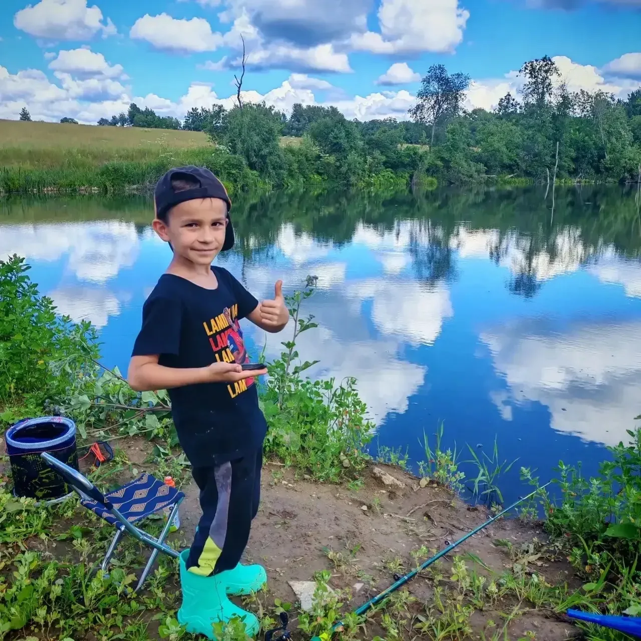 🌞КРАСКИ ЛЕТА!

🏞️Этим летом ученики нашей школы, первоклассник Матвей и девятиклассник Никита Кова