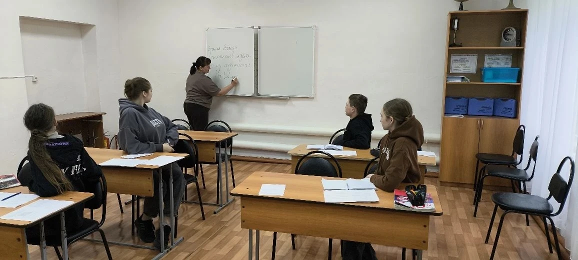 Сегодня с выпускниками были отработаны ситуации, которые могут возникнуть в период пров...
