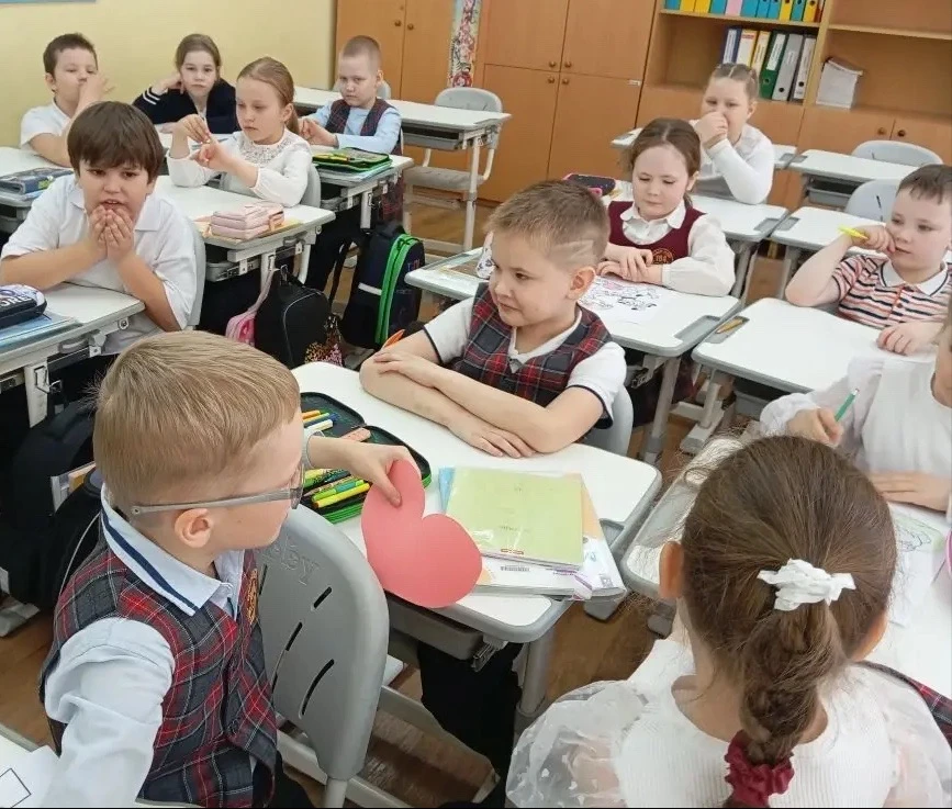 🌟 День 2️⃣ В рамках "Недели доброты" наш 1 «В» класс провели замечательное мероприятие ! 💖🎉    Дети 