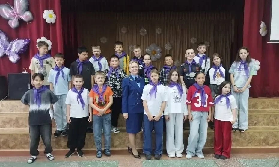 Работники прокуратуры Амурской области провели праздничные мероприятия ко Дню России