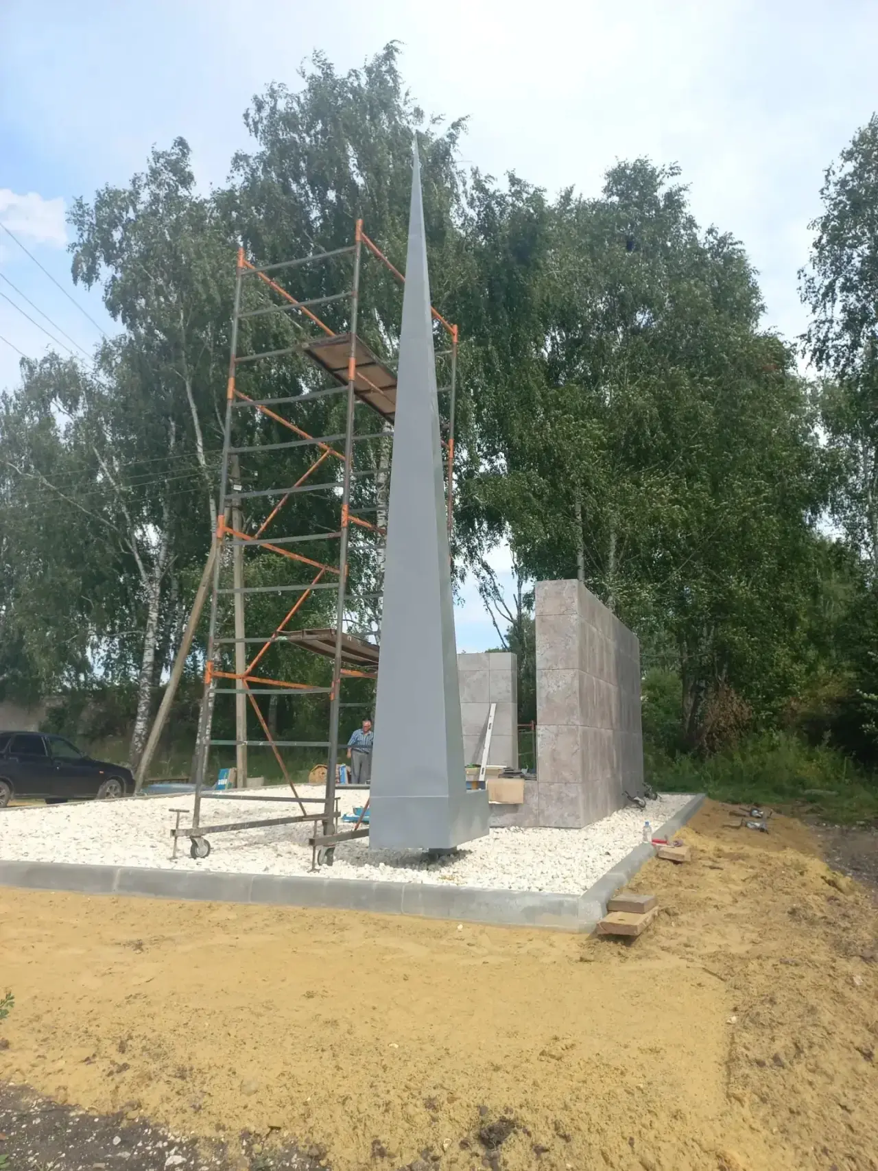 В с. Дмитриевка Соловцовского сельсовета Иссинского района Пензенской области продолжаю...