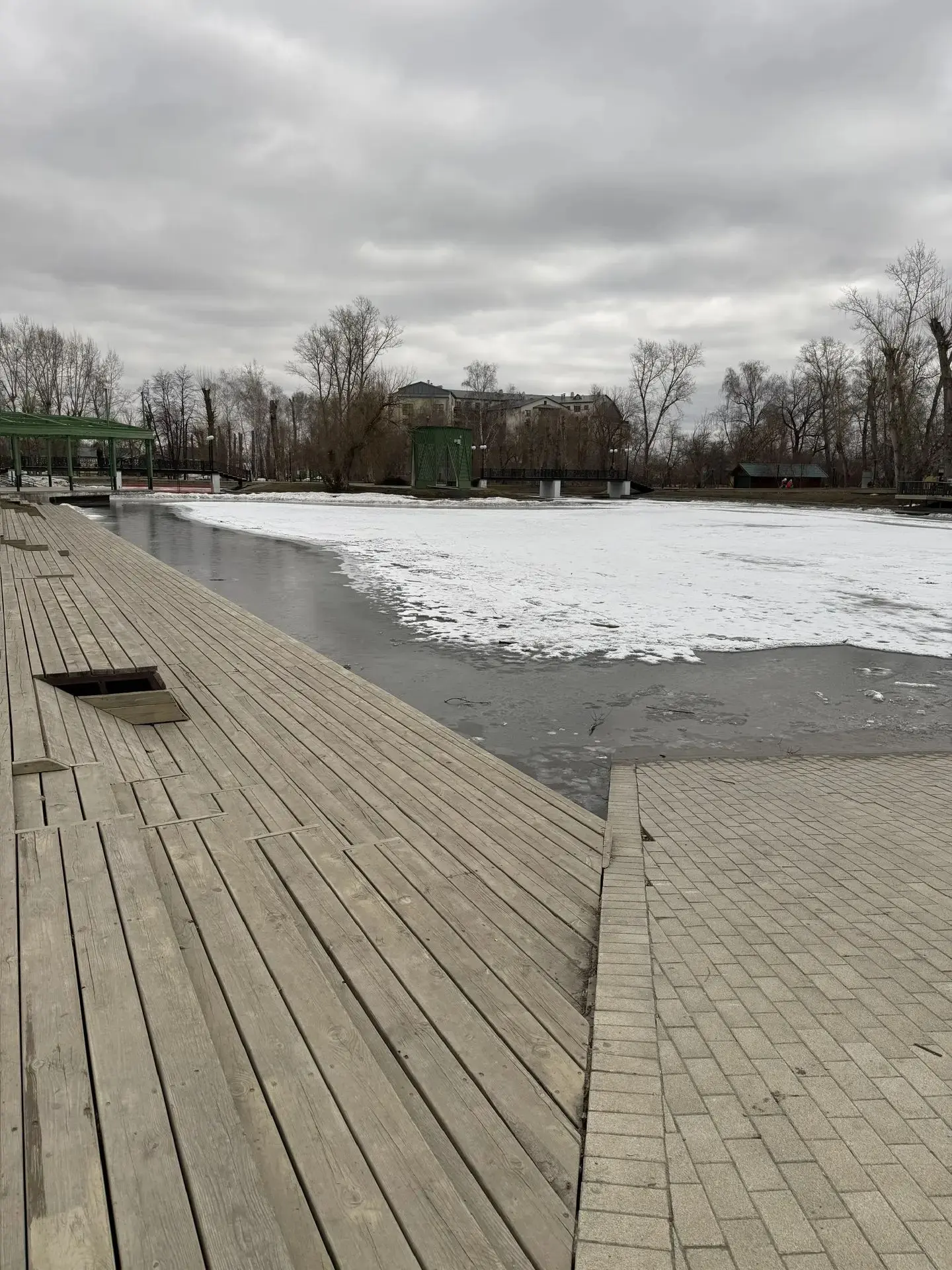 🌊В Барнауле усилен контроль на водоемах ⁣ В столице Алтайского края в разгаре сезон активного таяния