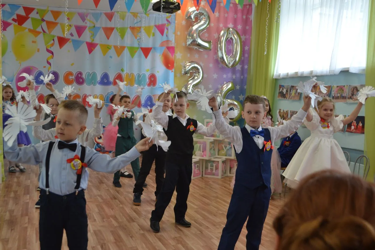 🔔 Сегодня наш сад наполнился особенной атмосферой, мы провожали в новую жизнь 26 выпус...