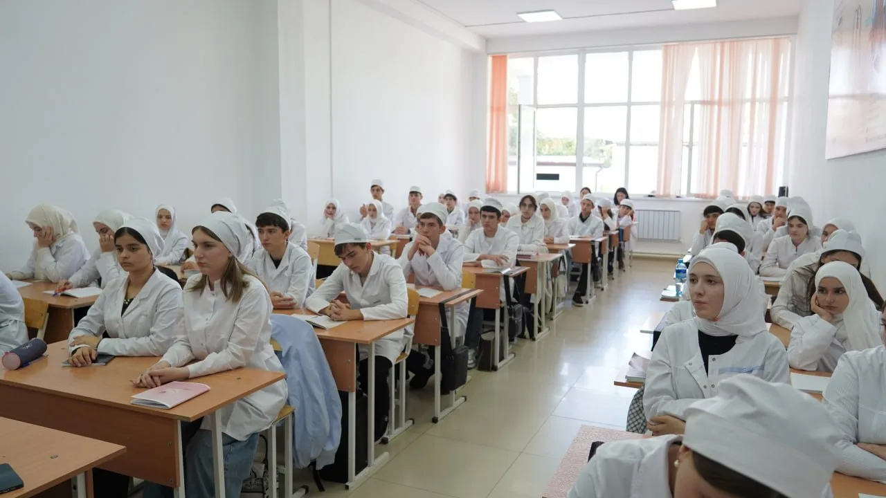 В Медицинском колледже г. Хасавюрта состоялась профилактическая встреча