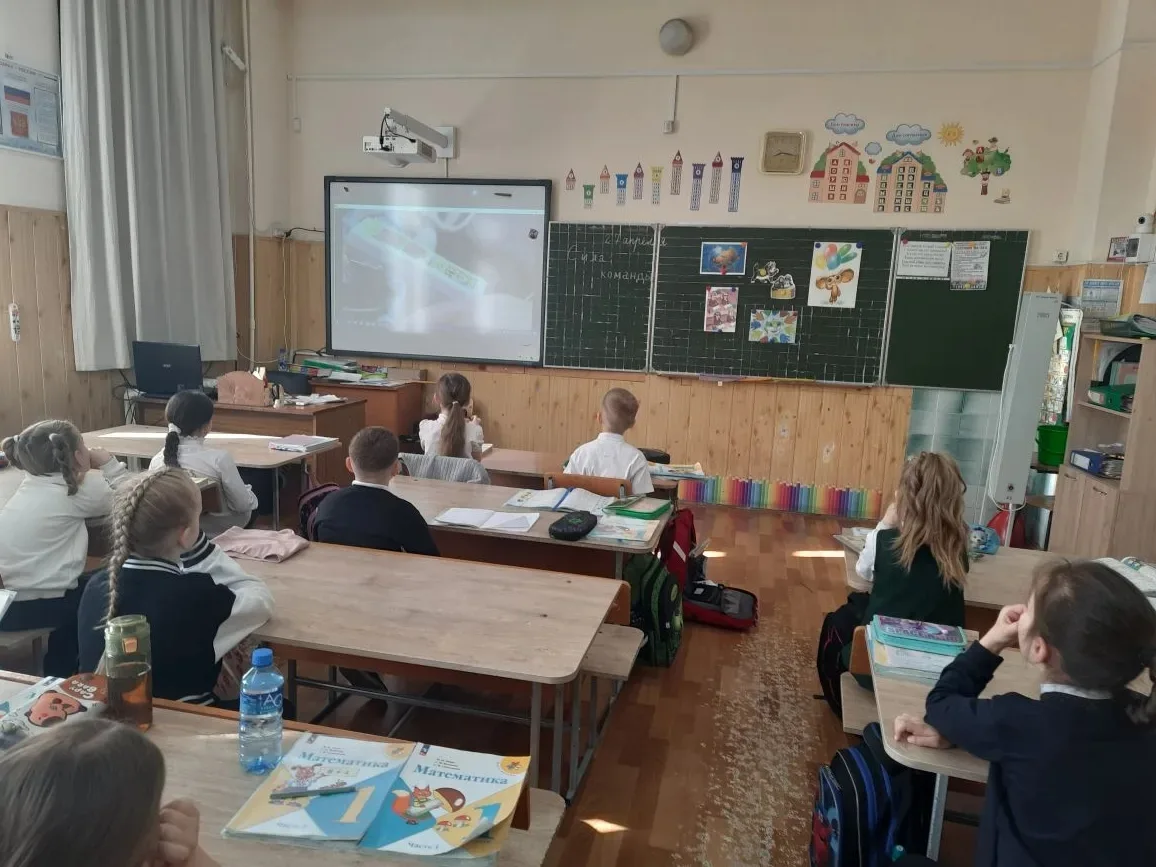 🇷🇺 РАЗГОВОРЫ О ВАЖНОМ  27 апреля 2026 года в школе традиционно прошли занятия из цикла «Разговоры о 