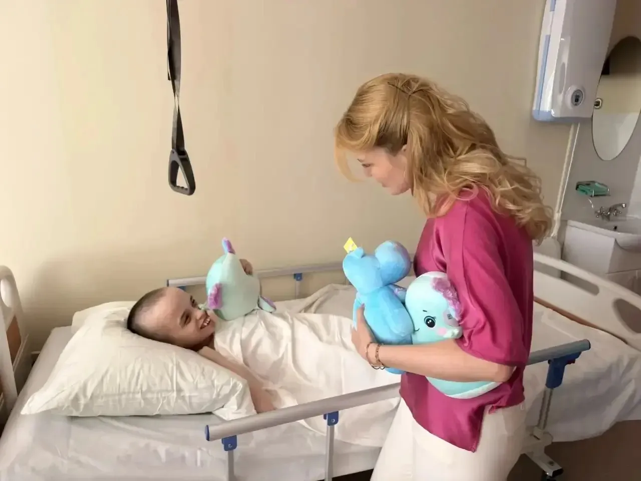 Региональную неделю в ЛНР начала с посещения Краснодонского дома-интерната

В новый корпус, который 