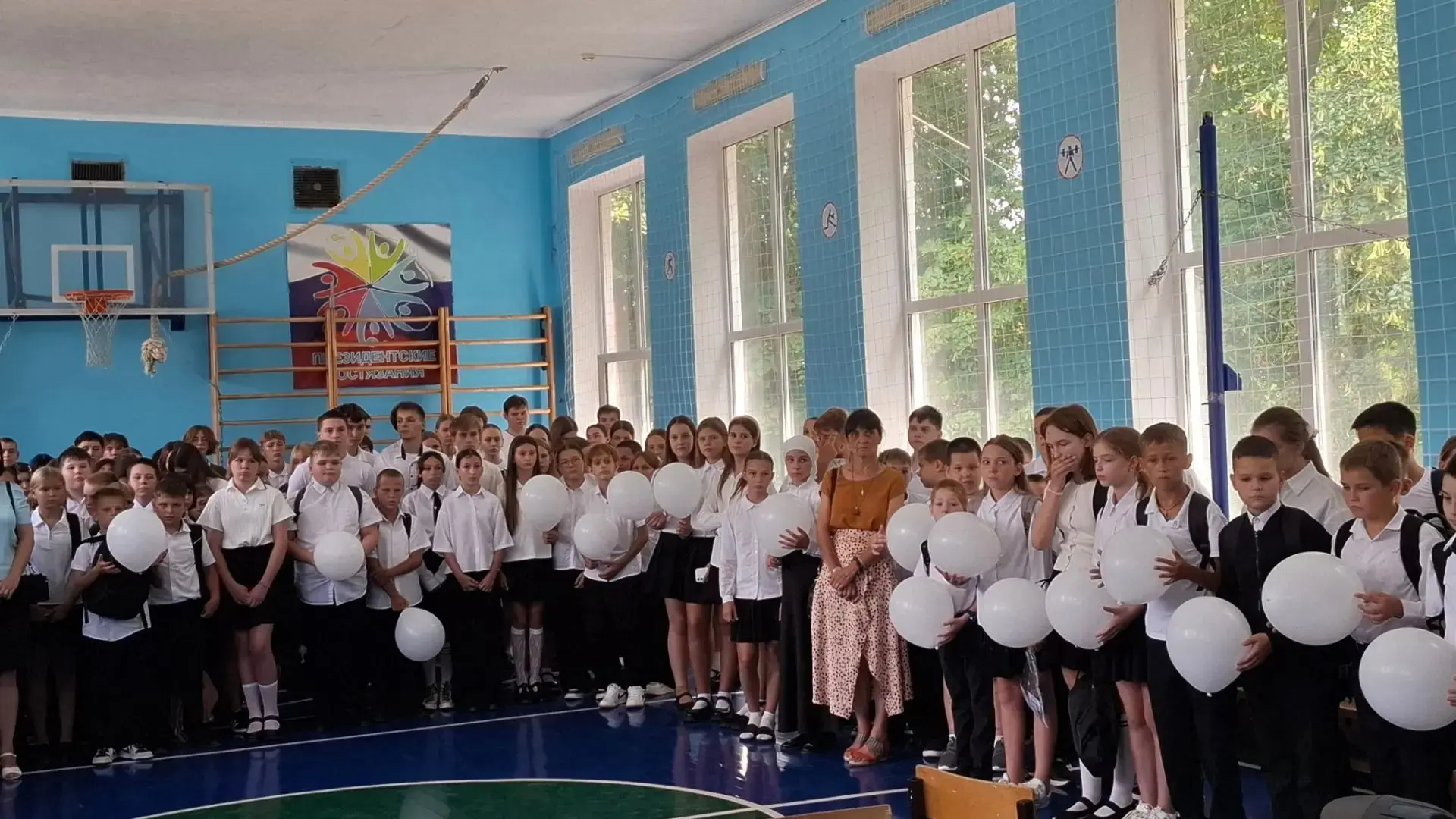 🎓 Сегодня в нашей школе прошла торжественная линейка, посвящённая Дню солидарности в б...