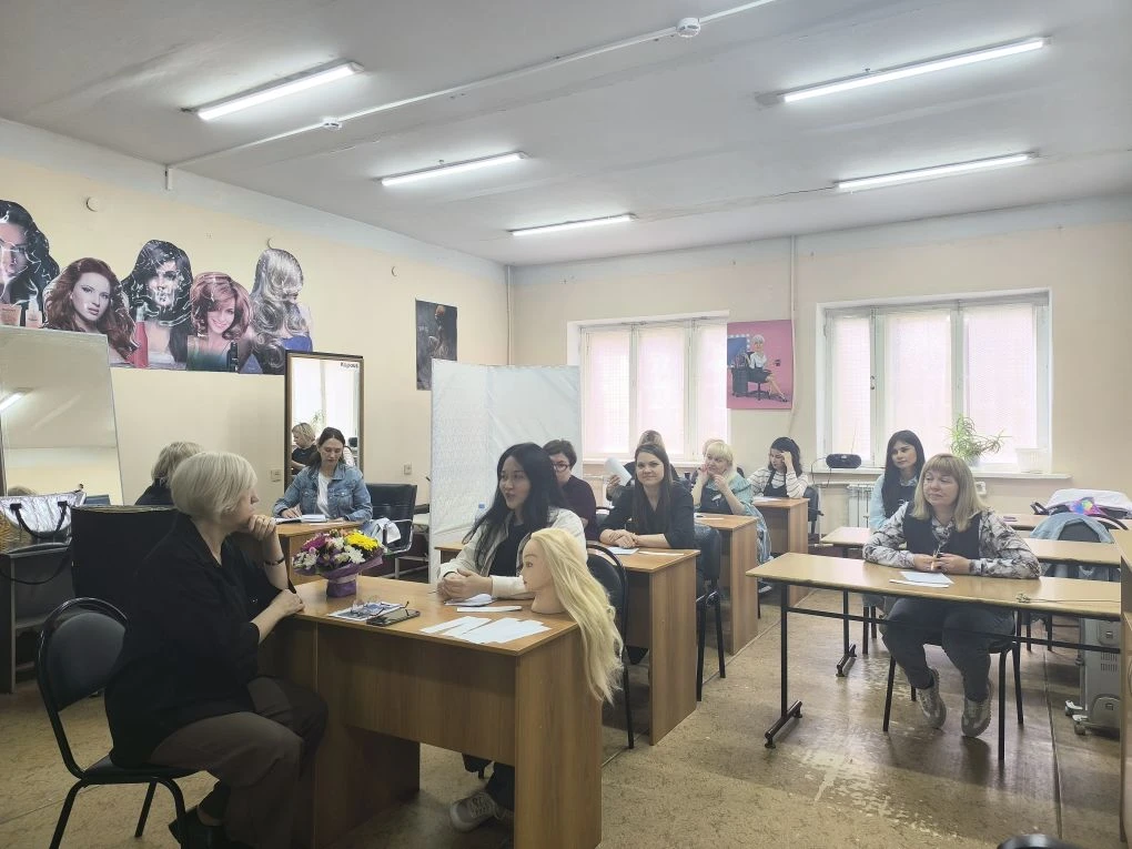 Поздравляем парикмахеров с успешной сдачей теоретического и практического экзамена! 👏