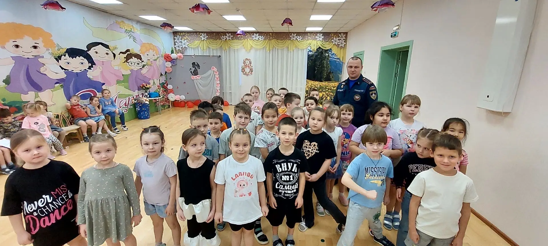 Вчера, в рамках Всероссийского дня гражданской обороны в нашем детском саду состоялся о...