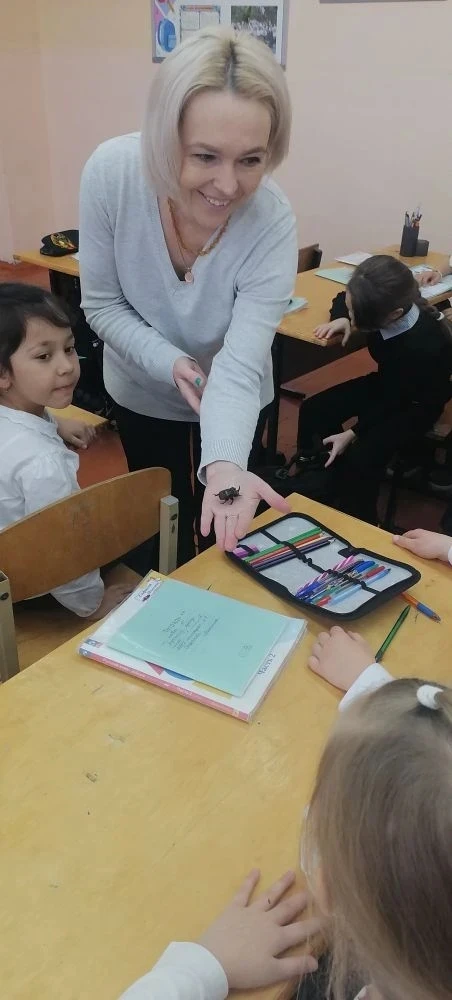 В библиотеке интересно!!! Библиотекарь гимназии Ибрагимова Л.А в рамках проекта “Читаем детям о войн