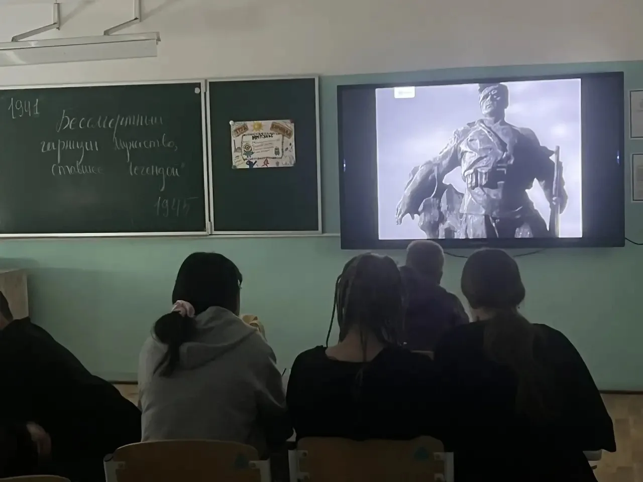 Сегодня участники трудового лагеря плодотворно потрудились, проявив ответственность, трудолюбие и сп