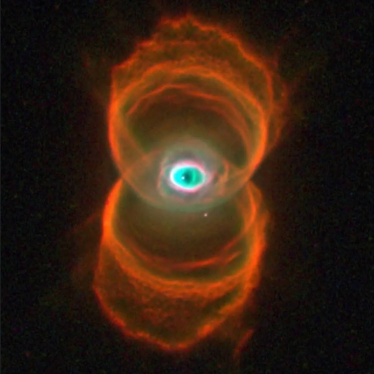 Око Саурона РЕАЛЬНО — NASA показала свежие фото двух космических туманностей.