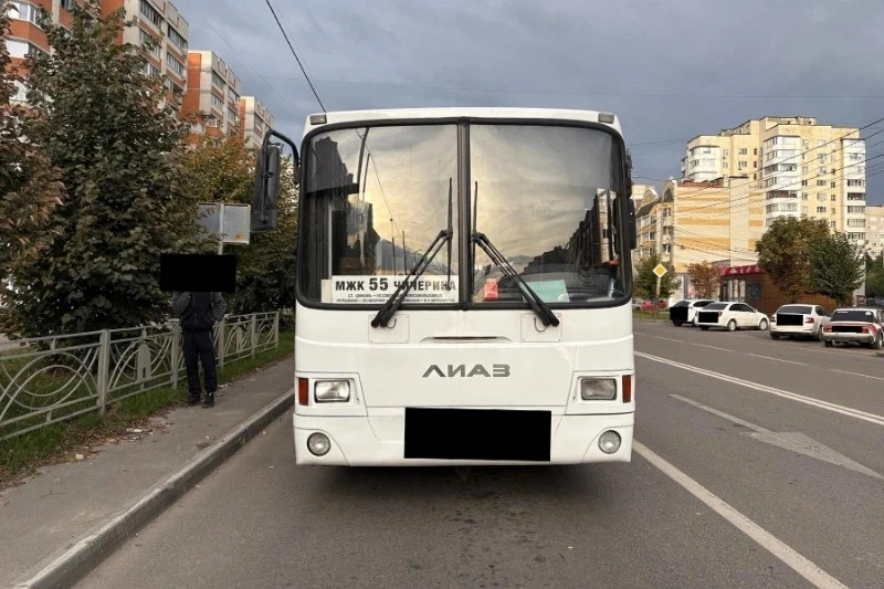 На севере Тамбова десятилетняя девочка пострадала при падении в автобусе🚌