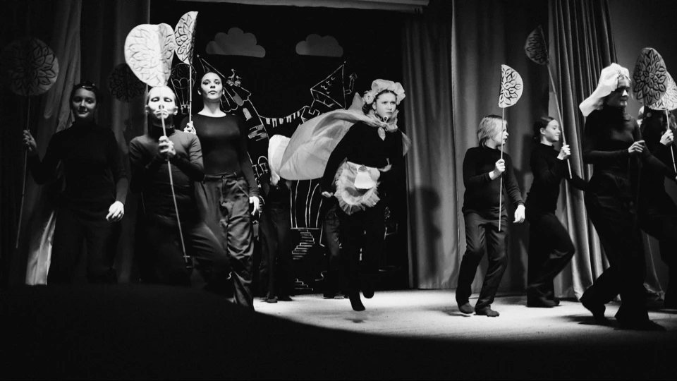 #ТалантливыеДетиМосквы | Живая сцена и большой успех 🎭  Поздравляем школьный театр «ШУТ ТИМ» под рук