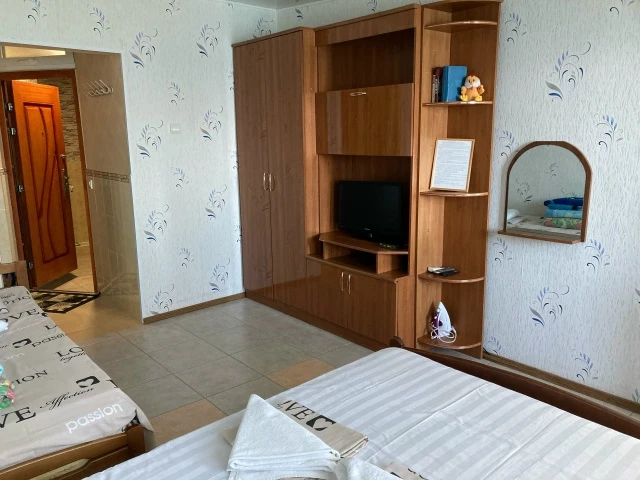 #ЛОО    ✅Море в 20 шагах . Ближе не бывает. ✅Мини квартира: своя кухня, свой санузел, тв, холодильни