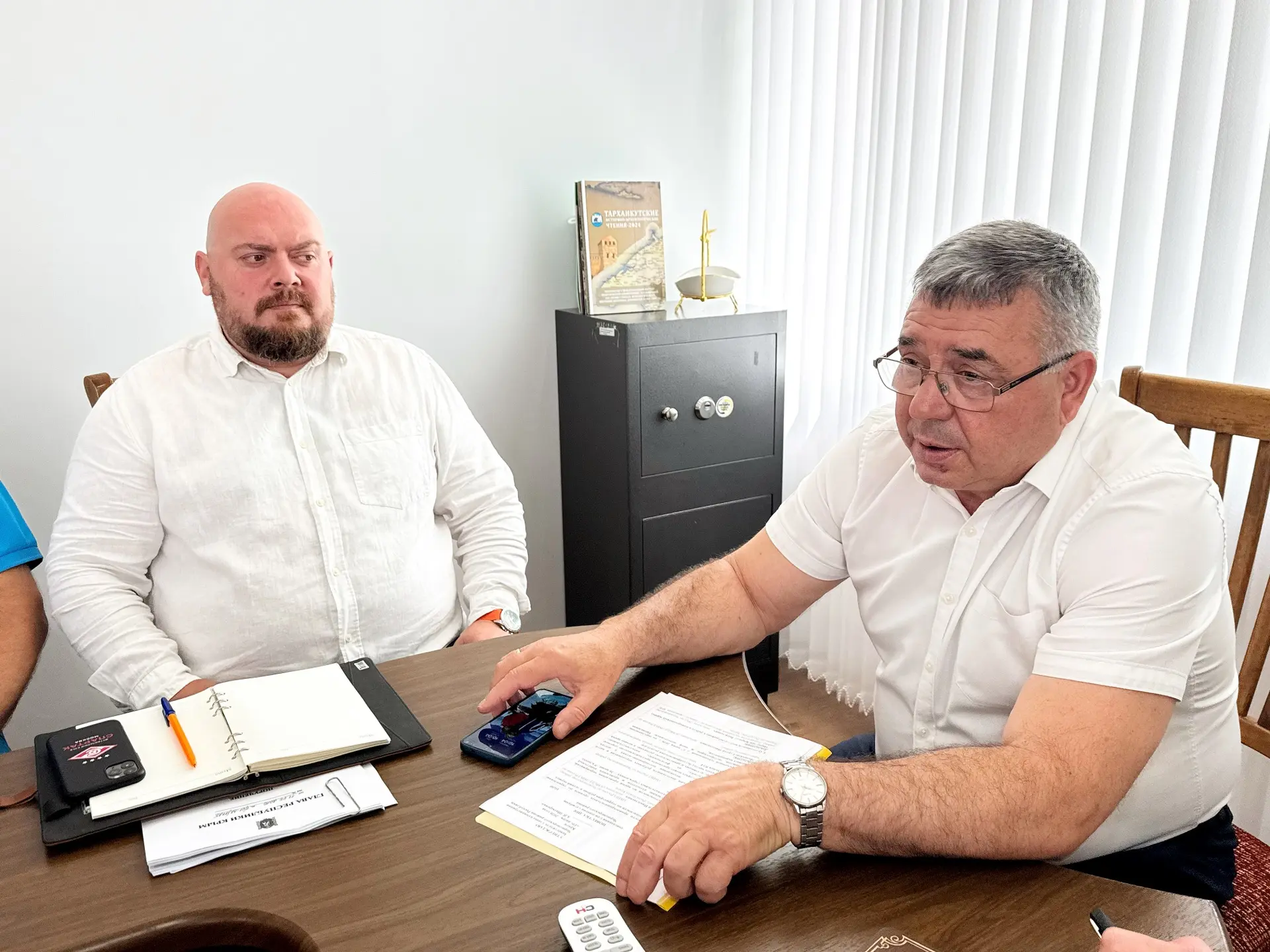 Андрей Шатыренко: Провёл совещание с руководителями и представителями силовых структур ...