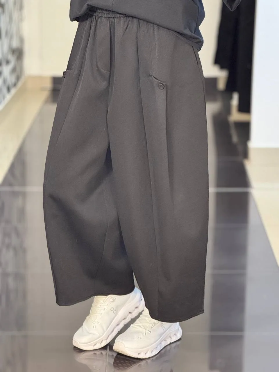 Футболка 2790 one size, брюки 7490 one size, жилет premium 7290 one size.