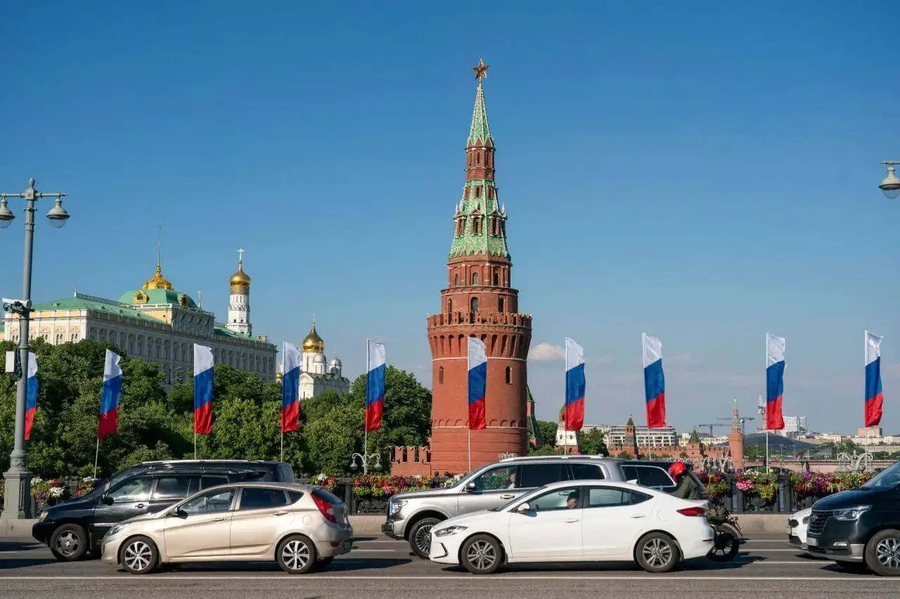 🌇 Четверг официально завершен

И есть приятная новость: это был не просто четверг, а конец рабочей 