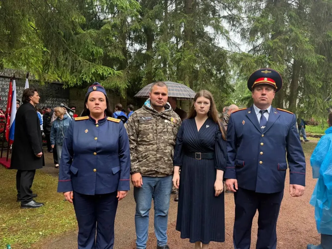🪖В Гатчине сотрудники СК РФ захоронили останки 51 бойца Красной Армии и мирных жителей...