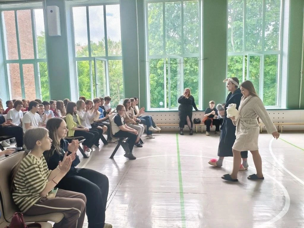 Сегодня, 25 мая, в стенах МБОУ "Лицей Климовска" прошел яркий и запоминающийся финал учебного года –