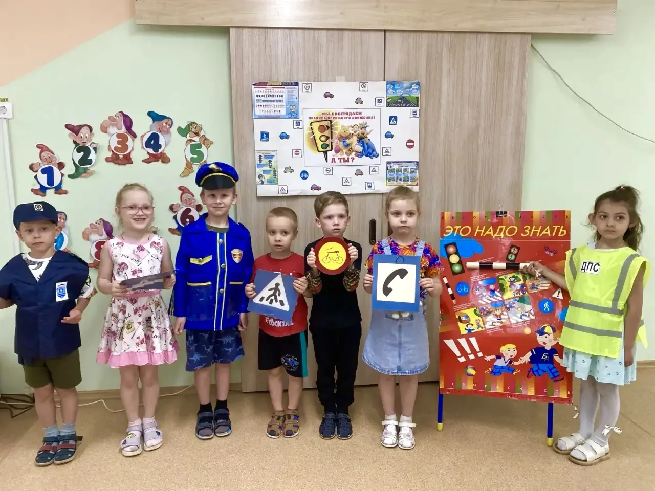 🚘 В июне в наших дошкольных группах прошла тематическая неделя «Безопасность дорожного движения». Е