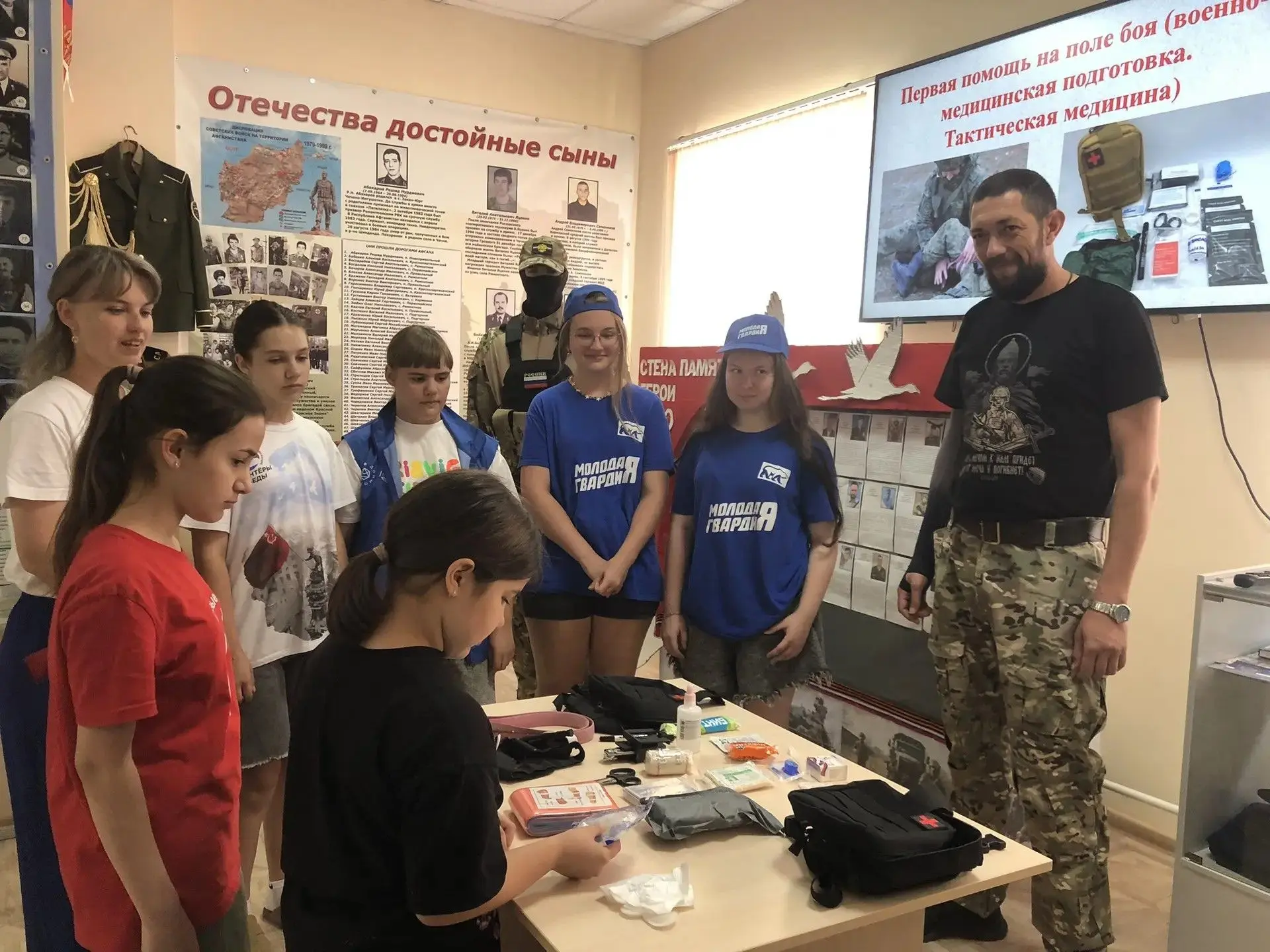 В селе Ремонтное состоялась дискуссионная встреча «Верность, постоянство», организованн...