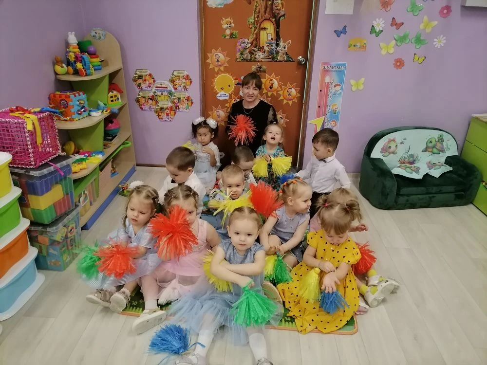 В предверии праздника ко "дню Мамы" , в первой младшей группе "Солнышко" прошёл замечательный утренн