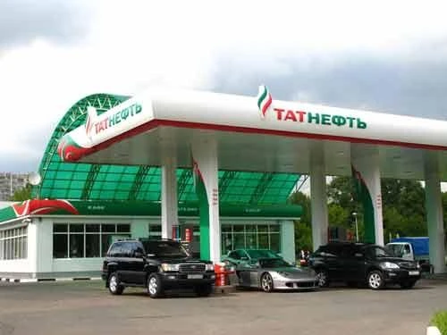 «Татнефть» вводит ограничения на продажу бензина в Удмуртии

Теперь водители могут залить в бак не б