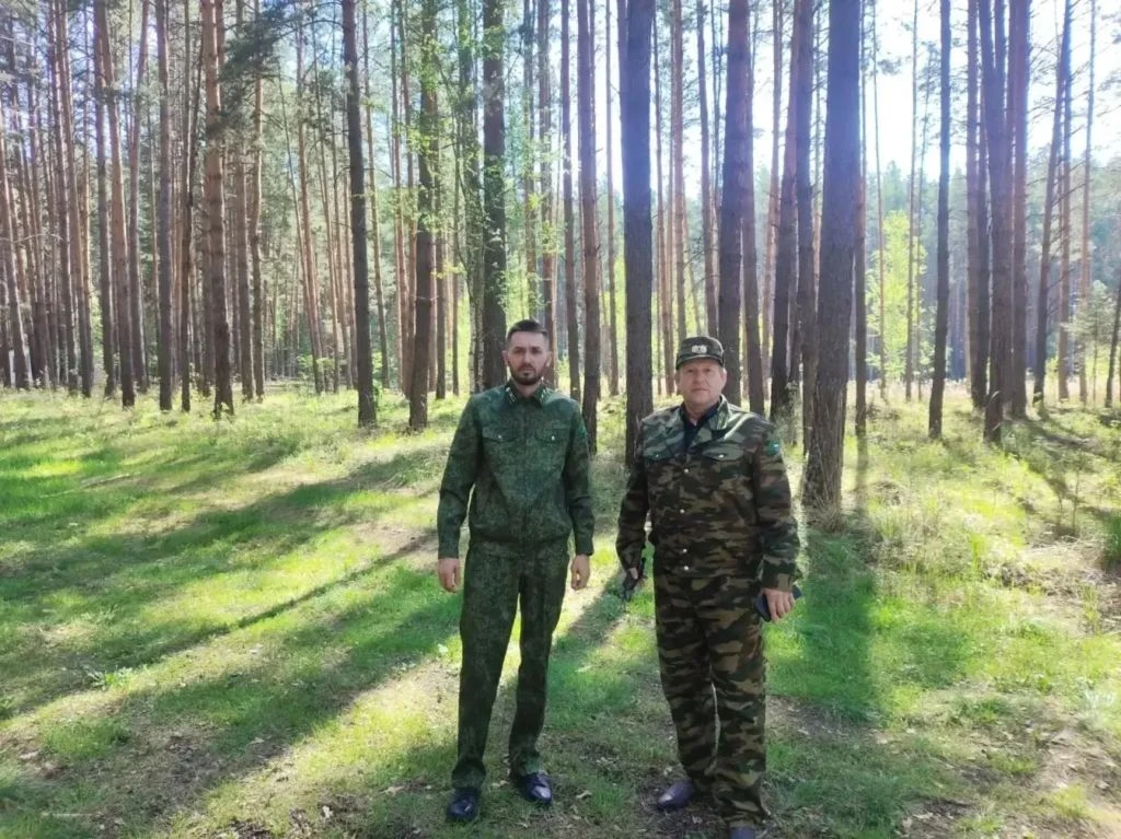 🔥 «Страшна не жара, а  невнимательность»: в лесах Свердловской области ежедневно работ...