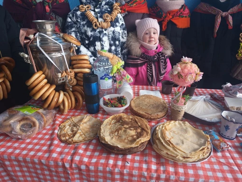 🌞 21 февраля в нашей школе прошла широкая Масленица! 🎉  В этот день нас ждали веселые гуляния, яркие