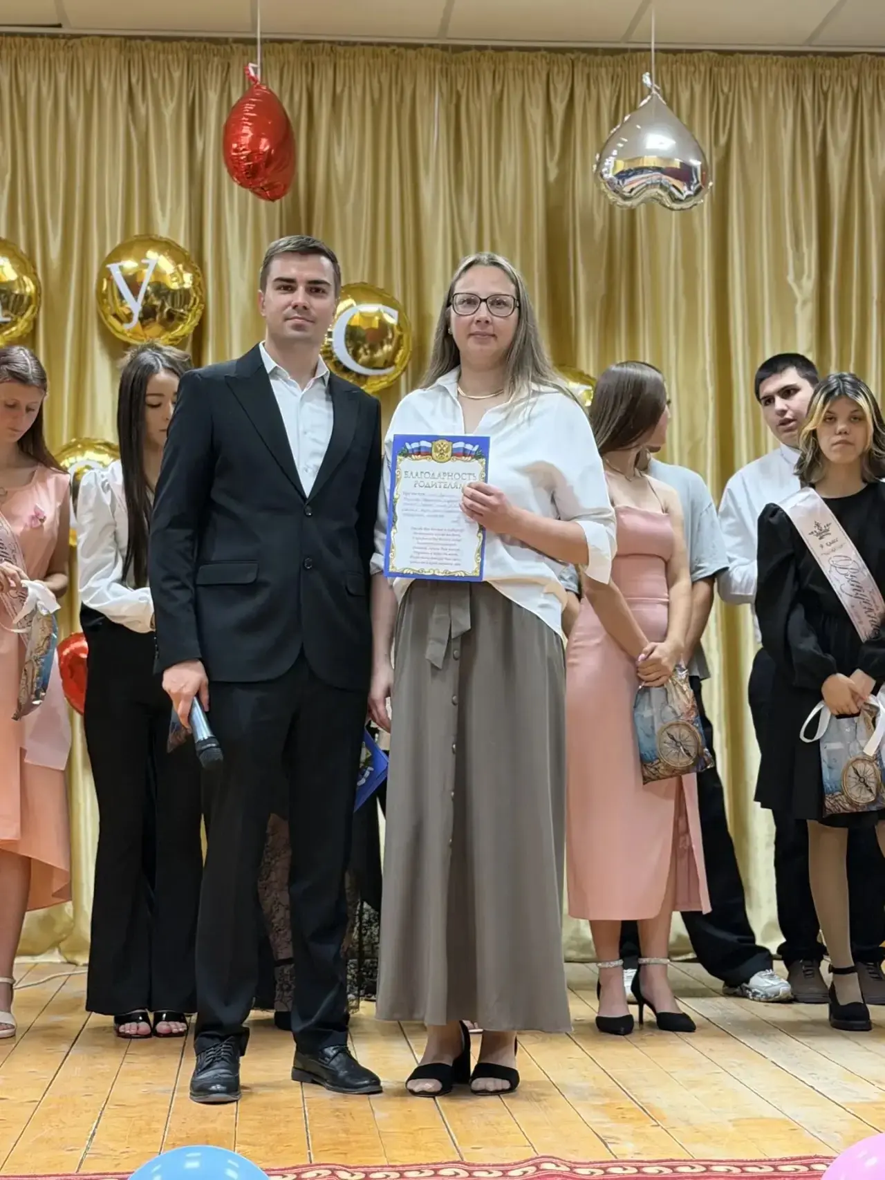 ✨ Это наша общая победа! ✨
Аттестаты получили наши девятиклассники. А самые громкие аплодисменты зву