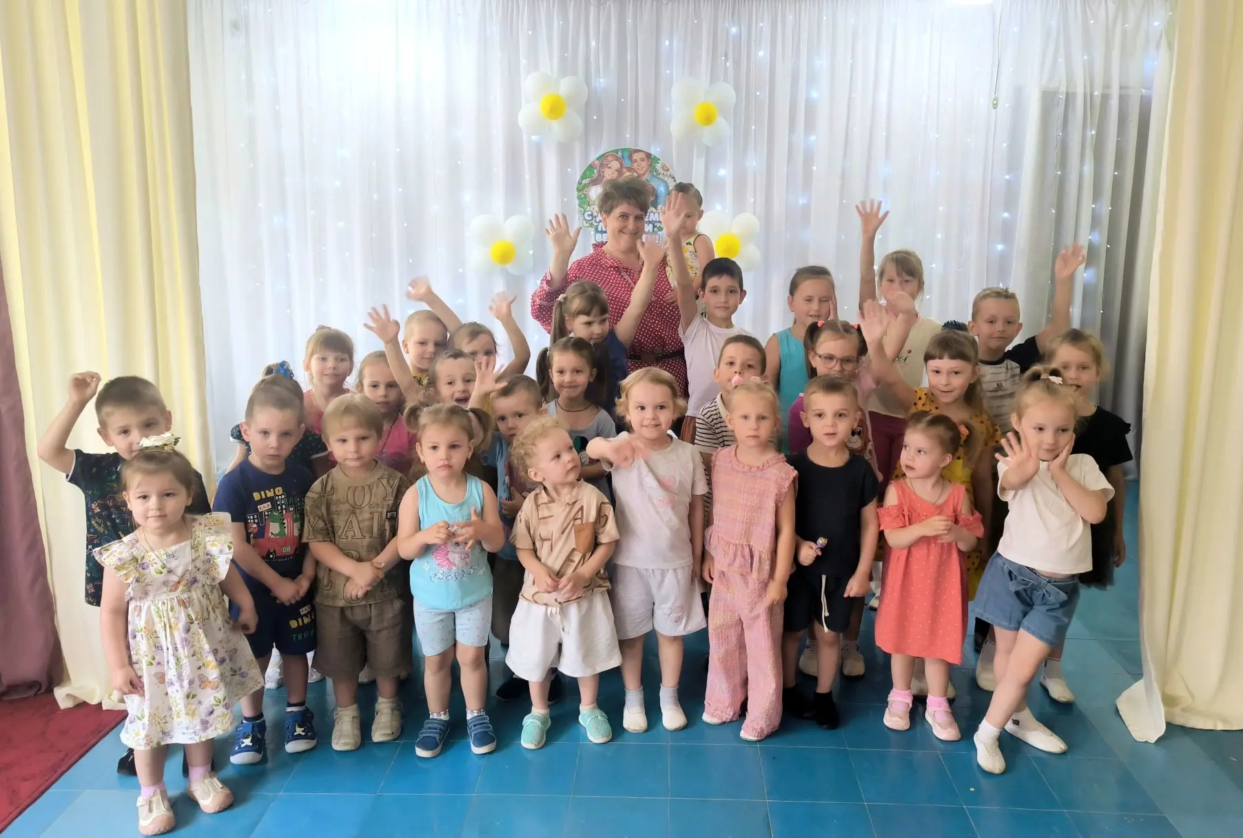 Сегодня, 8 июля, в нашем детском саду царила по-настоящему праздничная атмосфера! Мы отмечали замеча