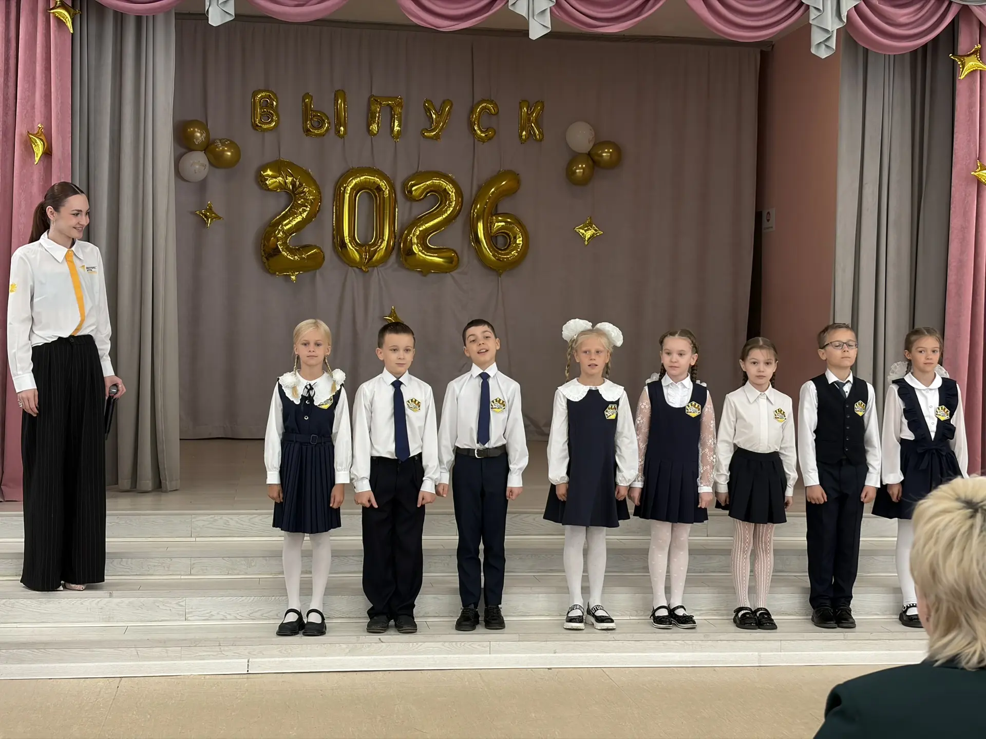 🎓💔 Наш первый корпус сегодня опустел. Но опустел не стенами — сердцем.  Прозвенел последний звонок д