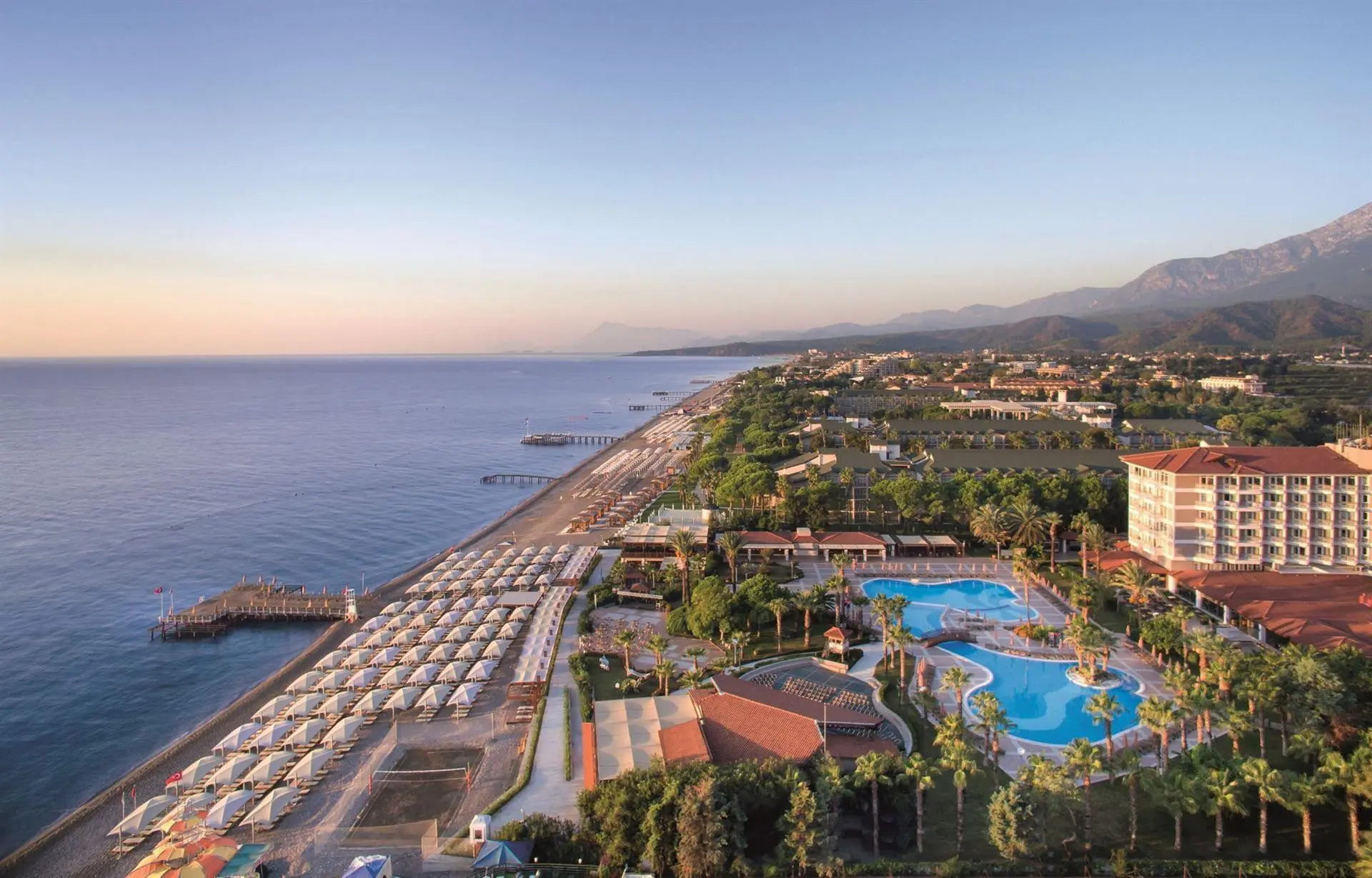 🏔️ Один из самых популярных отелей Кемера уже не первый летний сезон - AKKA ALINDA HOTEL 5*.

И сей