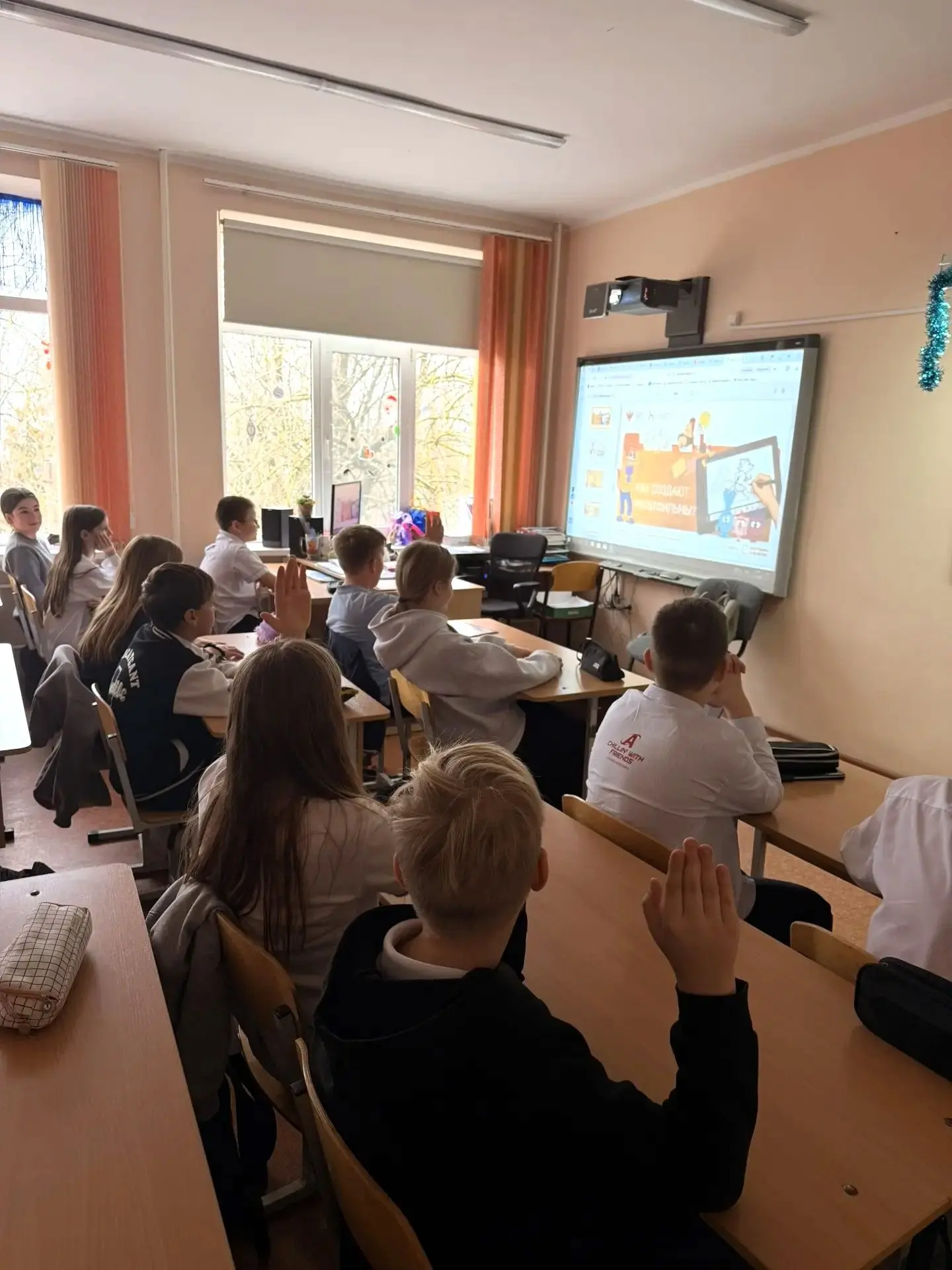 🇷🇺РАЗГОВОРЫ О ВАЖНОМ🇷🇺 12  января в рамках внеурочной деятельности«Разговоры о важном» школьники пог