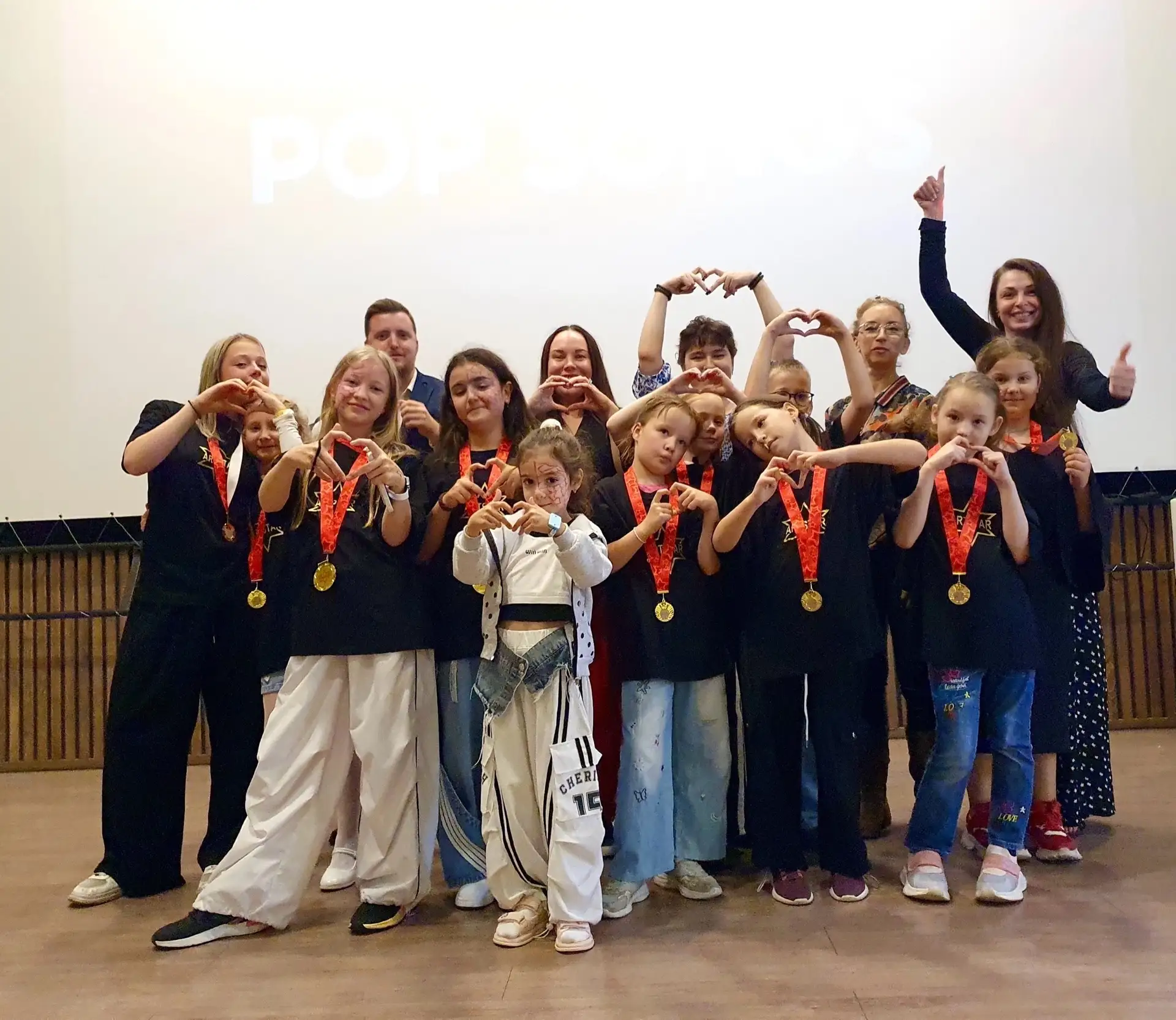 ✨ Завершили наш невероятный ArtStarCamp большой творческой вечеринкой! 🎉