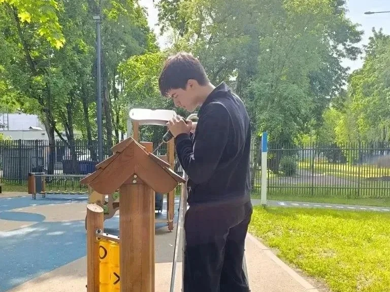 Город мастеров: 8-е в деле!

🧹Во всех школьных отделениях стартовала летняя трудовая практика для р