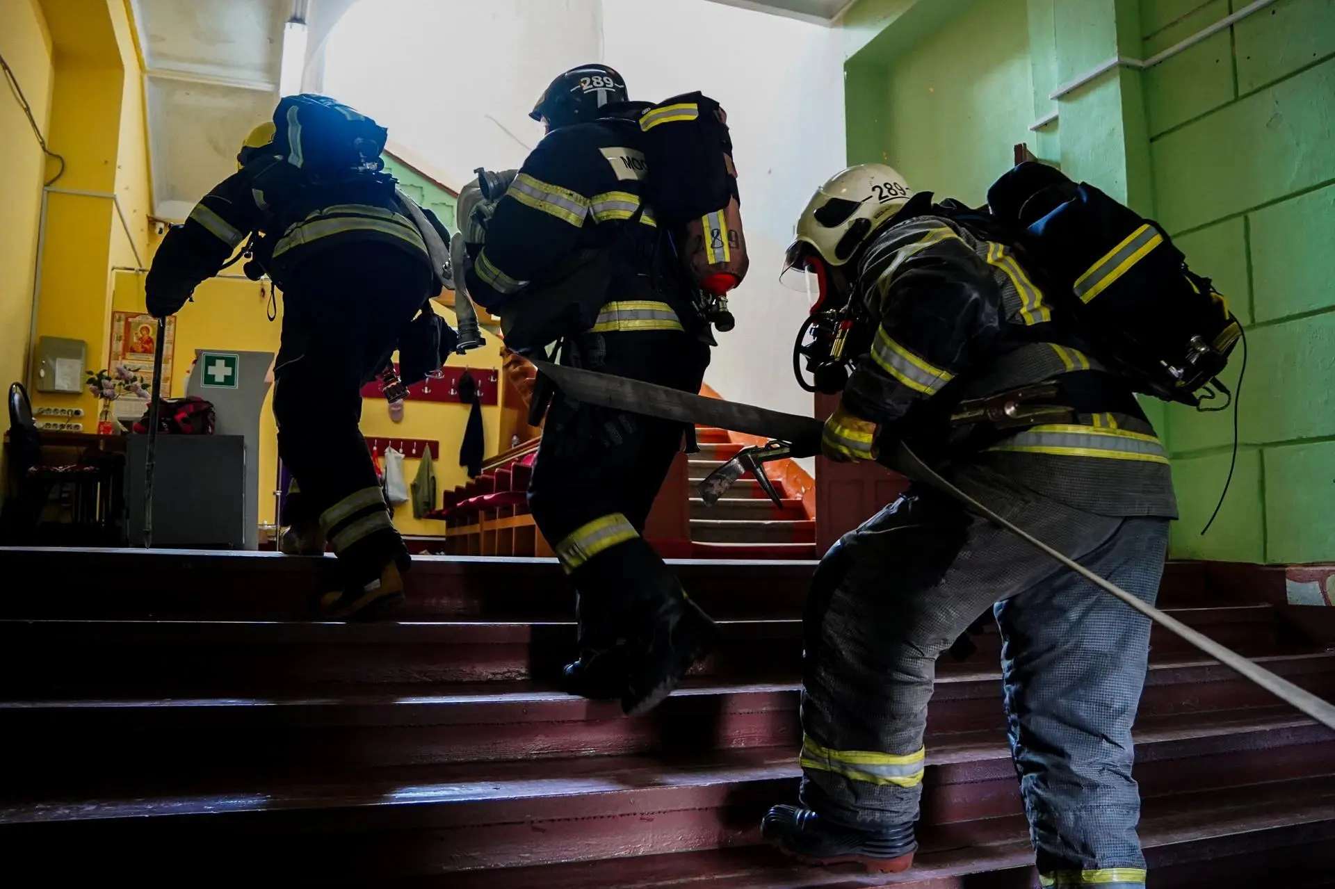 🔥 Зрительный зал в "дыму". Пожарные потушили условное возгорание в ДК 🎭  🚒 Вчера тишину посёлка Шату