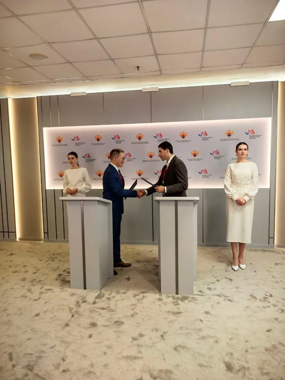 🤝 Три новых соглашения на ВЭФ: ArtMasters расширяет партнёрскую сеть на Дальнем Востоке