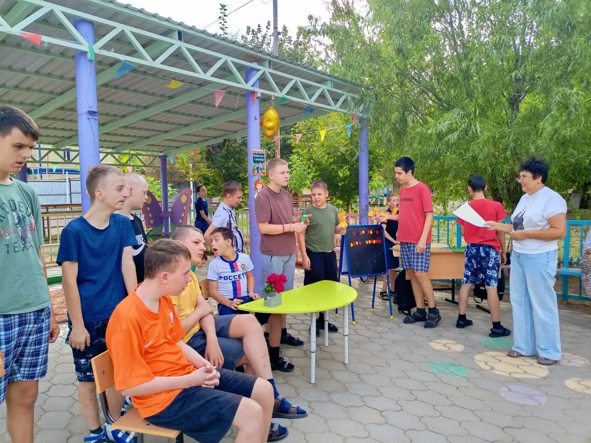 ✨🍁🔔 В завершении Дня знаний в доме социального обслуживания «Подсолнух» прошла интера...