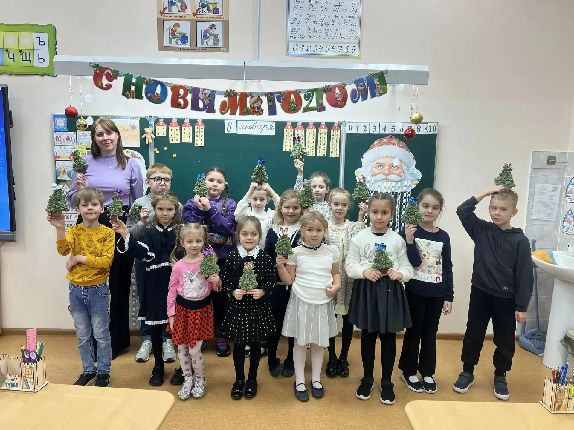 Каникулы продолжаются! 🎄  ❄️3ж класс посмотрели представление "Буратино" в Брянской областной филарм