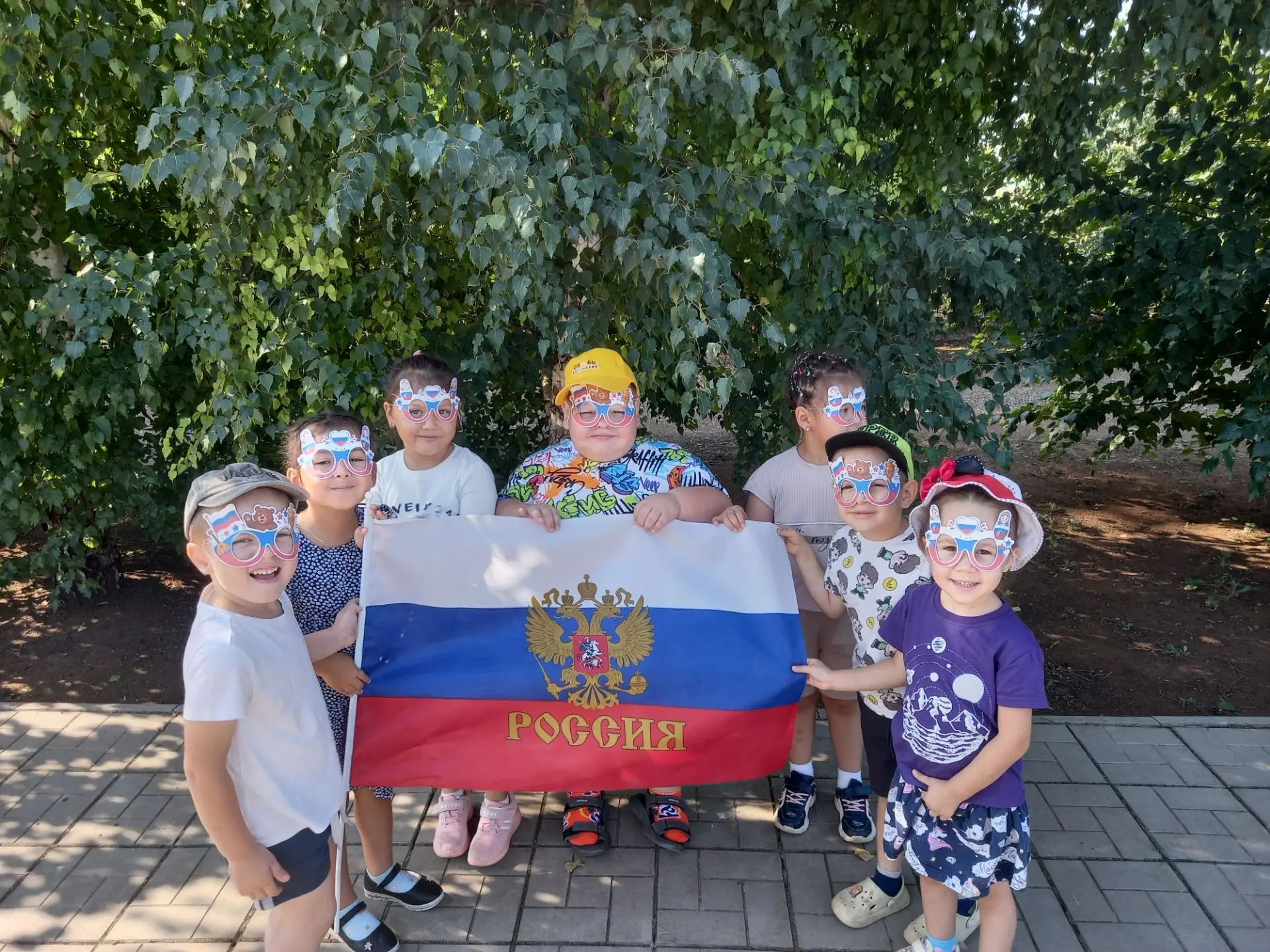 🇷🇺 День флага России в нашем детском саду: праздник гордости и творчества! 🇷🇺