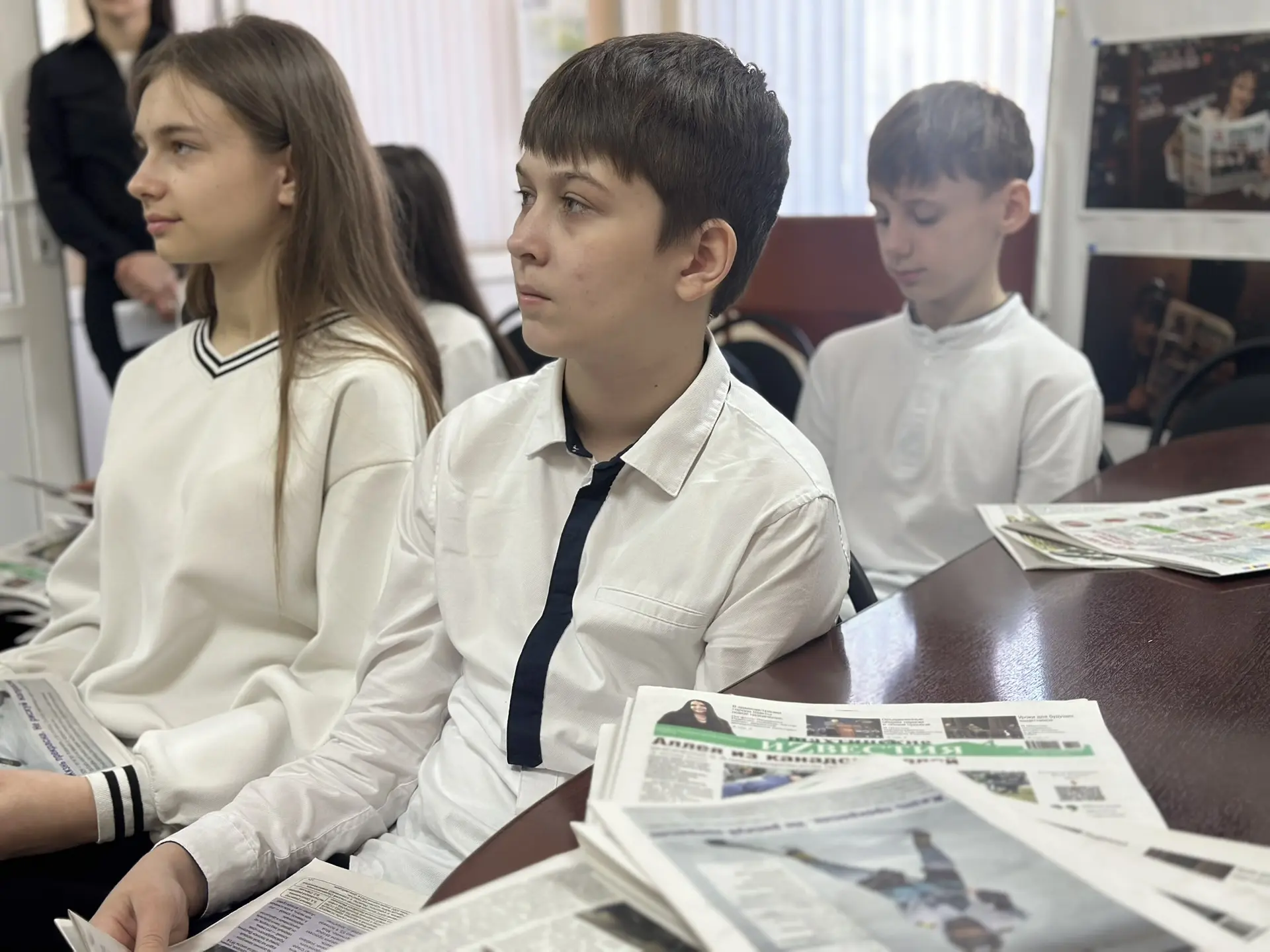 📰✨ Экскурсия в мир новостей! ✨📰  Учащиеся полицейского класса школы №38 вместе с заместителем предсе