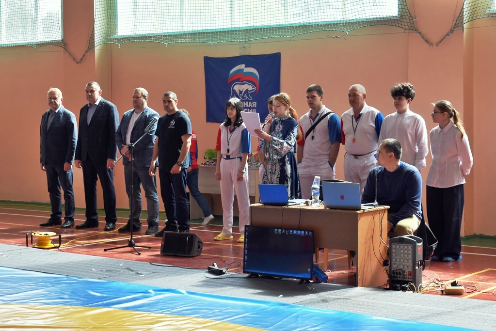 🤼 В спортивной школе города Мценска состоялся открытый турнир по самбо памяти мастера ...