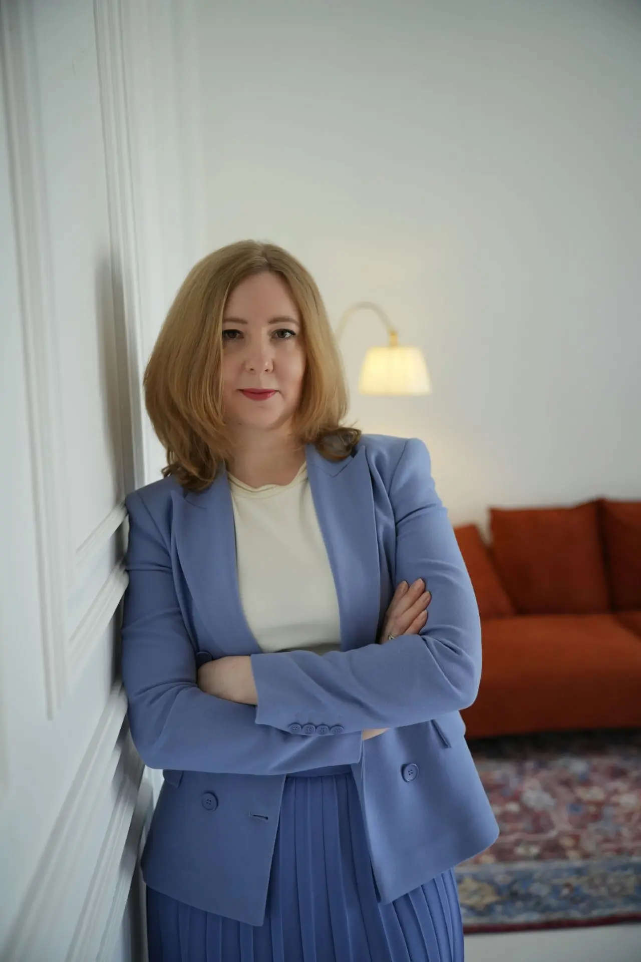 "Извините, квартиру сдали, дальше сами".

Не понимаю риелторов, которые после сделки делают вид, что