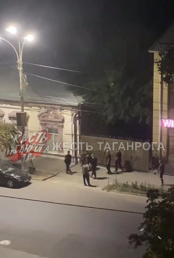 Жители центра Таганрога жалуются на беспорядки у бара